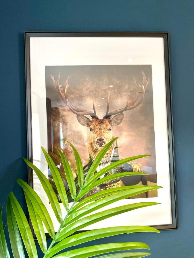 Casa de Férias Stunning New Large 3 Bedroom House - 5 Minutes To The Nearest Beach! - Great Location - Garden - Parking - Fast Wifi - Smart Tv - Newly Decorated - Sleeps Up To 7! Close To Poole & Bournemouth & Sandbanks Lytchett Minster