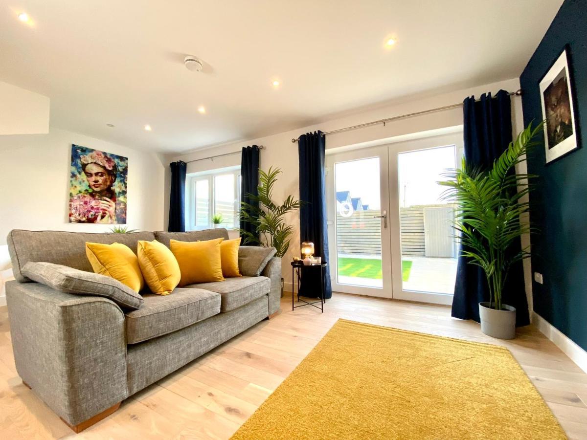 Holiday home Coastal Haven: Spacious 3-bedroom Retreat Near Poole Beaches Lytchett Minster